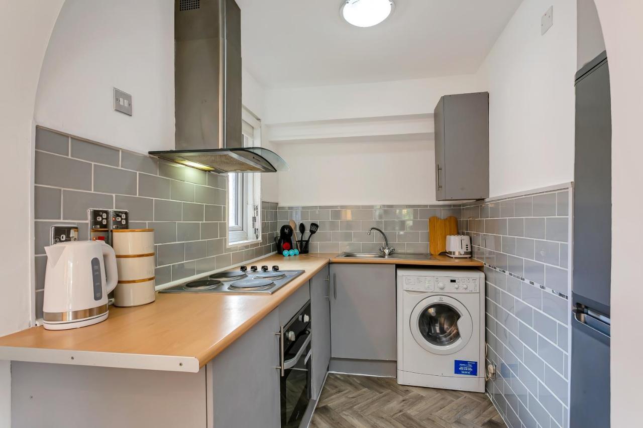 Aryas Apartments London Edgware Extérieur photo