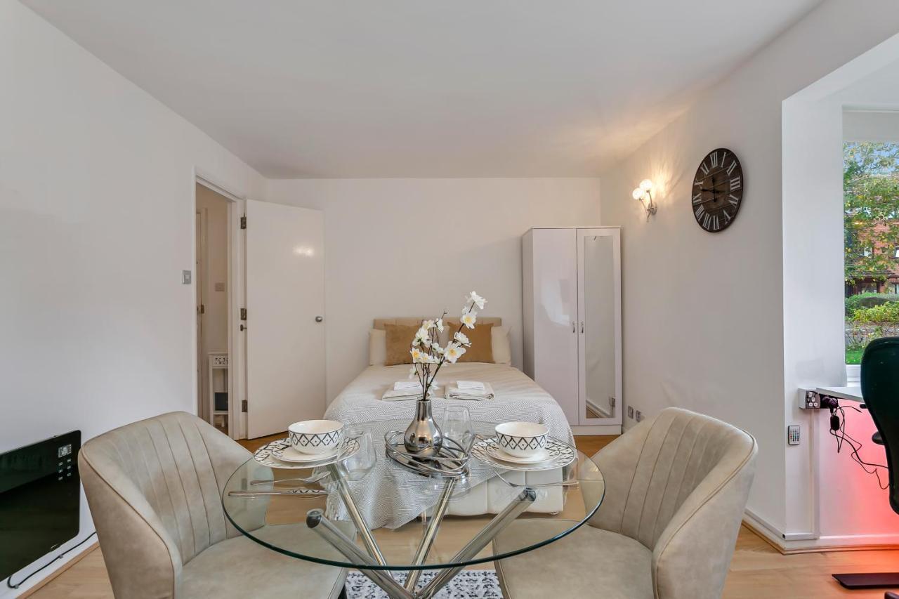 Aryas Apartments London Edgware Extérieur photo