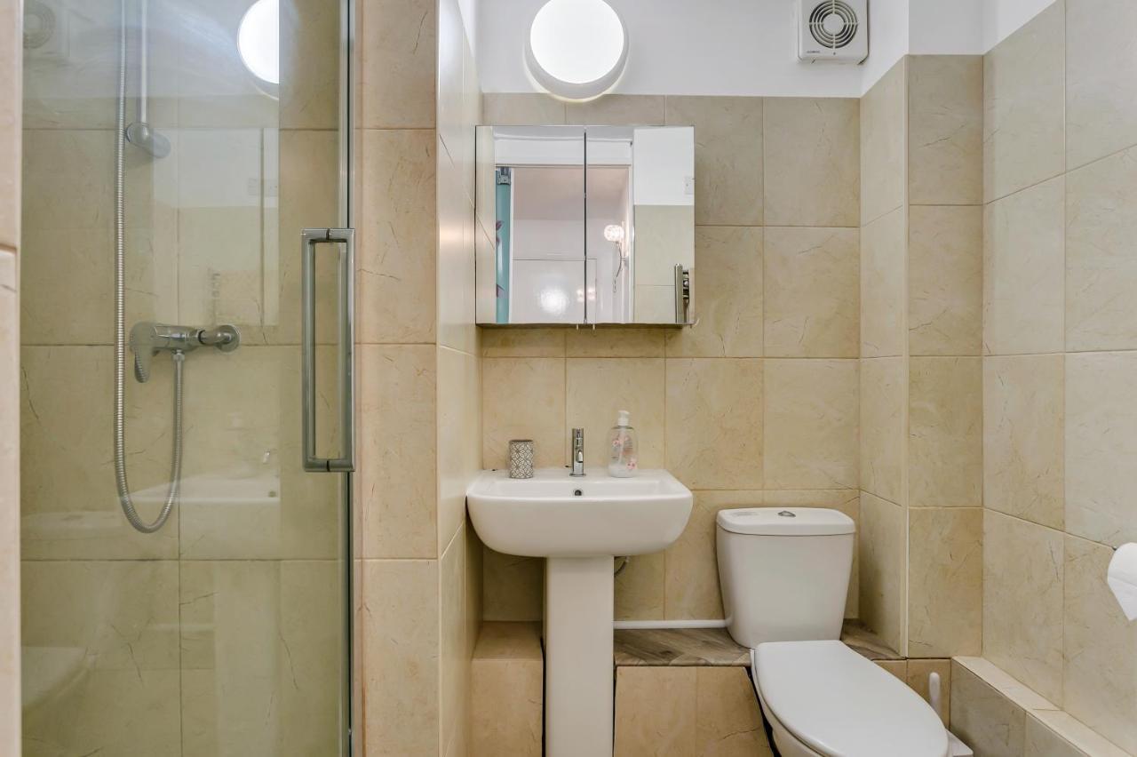 Aryas Apartments London Edgware Extérieur photo